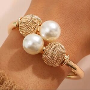 New Chunky Bulky Pearl Mesh Gold plated Open Modern Bracelet